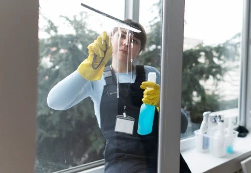 Nettoyage de vitres intérieures et extérieures à Chenevrey-et-Morogne